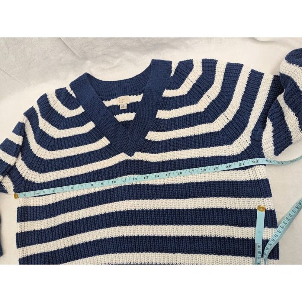 a new day women's medium blue white striped v neck sweater knit, warm winter A3 - Picture 4 of 7